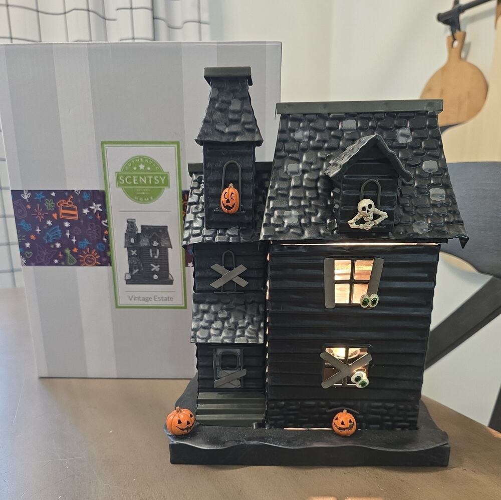 Scentsy "Vintage Estate" Halloween Haunted House Wax Warmer Tested and Works